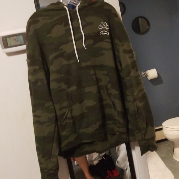 pawz camo hoodie